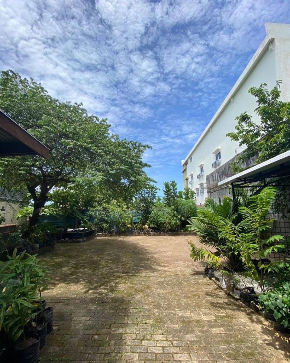 Innbox Hostel Sorong Extérieur photo