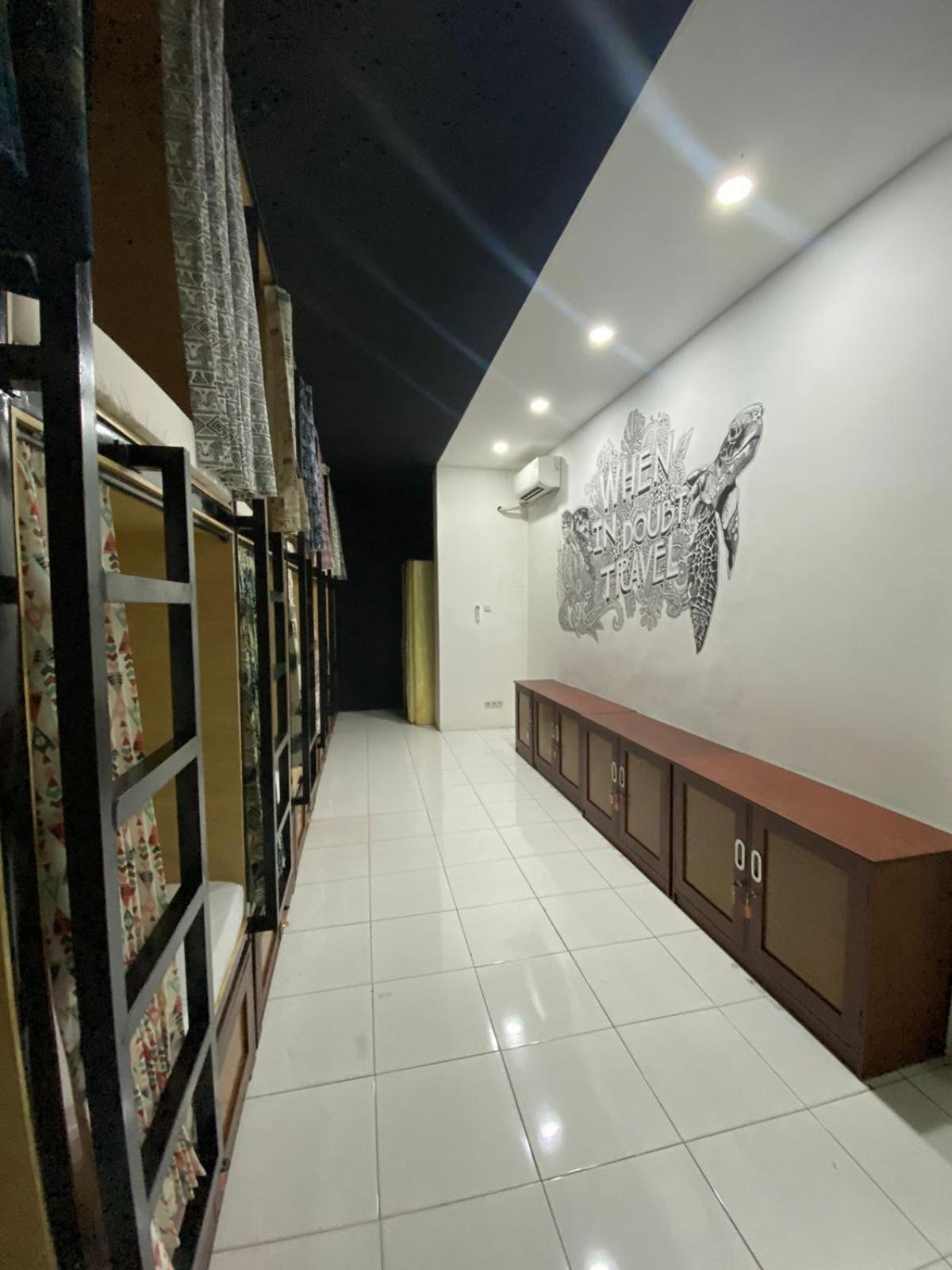 Innbox Hostel Sorong Extérieur photo
